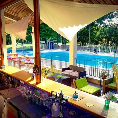 Camping Du Lion Bourg-Saint-Andeol Bagian luar foto
