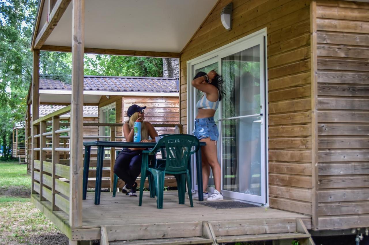 Camping Du Lion Bourg-Saint-Andeol Bagian luar foto