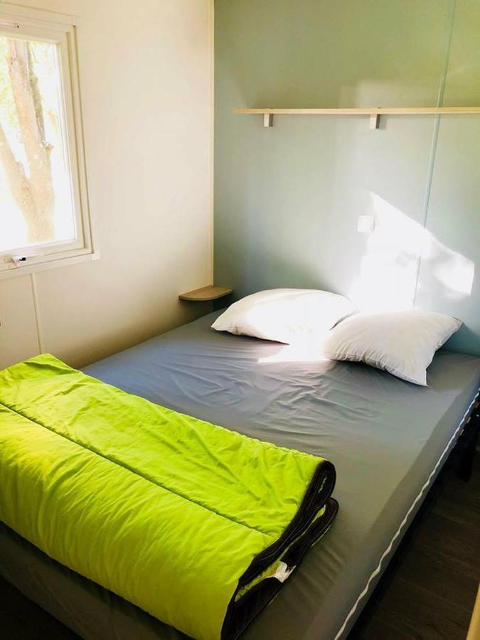 Camping Du Lion Bourg-Saint-Andeol Bagian luar foto
