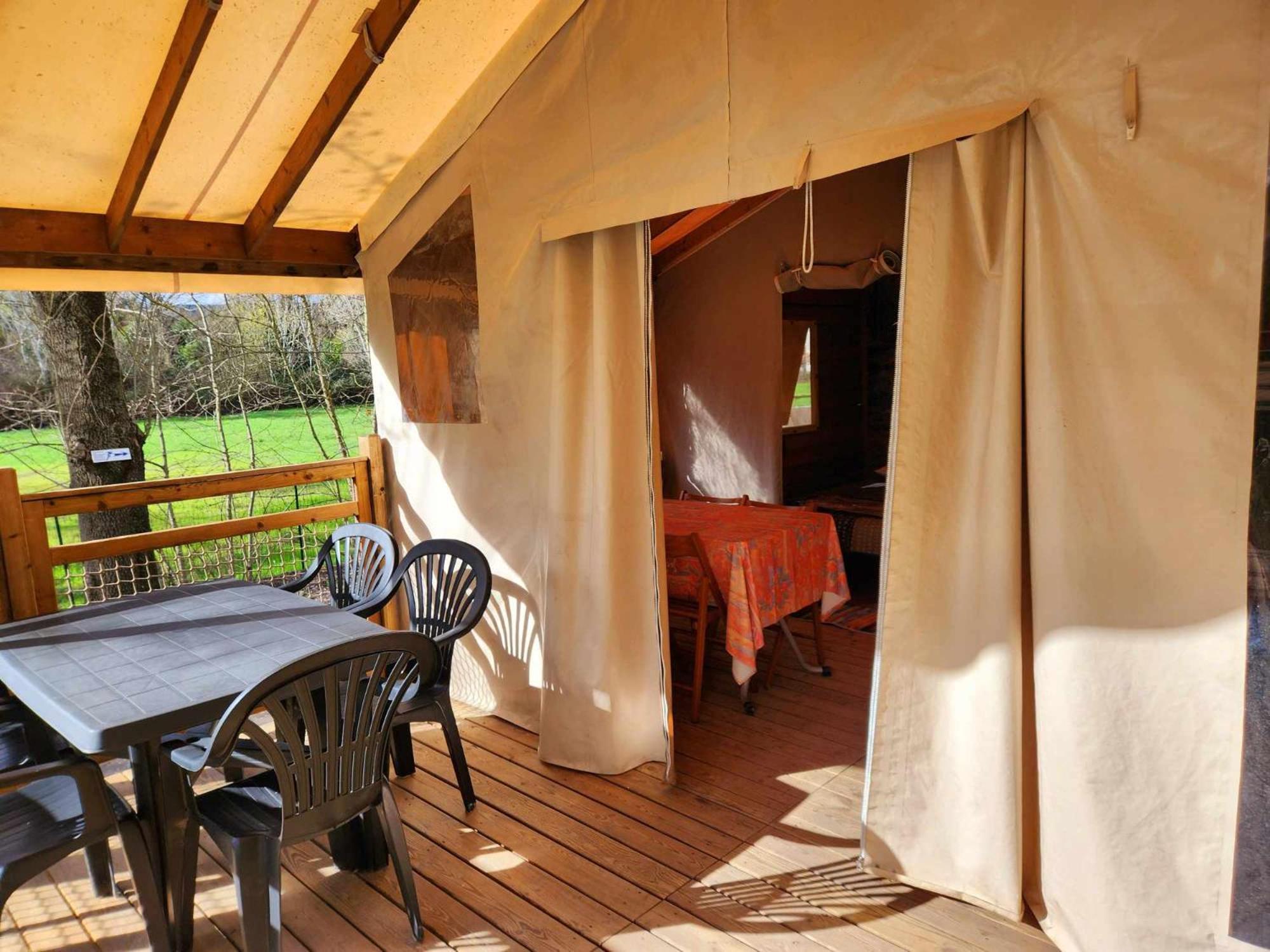 Camping Du Lion Bourg-Saint-Andeol Bagian luar foto