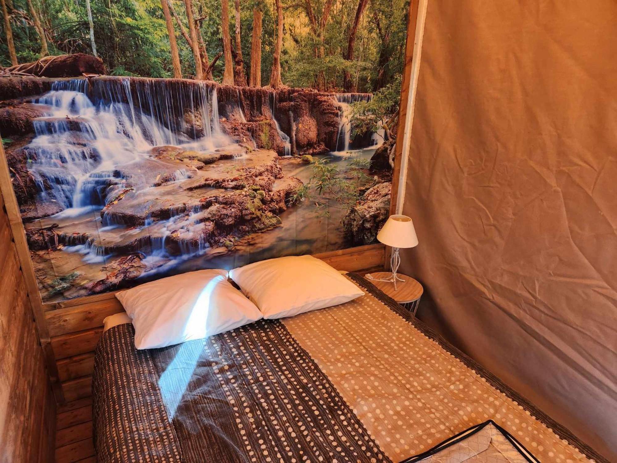 Camping Du Lion Bourg-Saint-Andeol Bagian luar foto