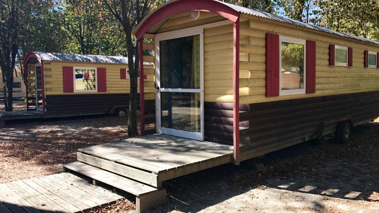 Camping Du Lion Bourg-Saint-Andeol Bagian luar foto
